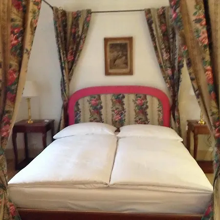 Du Raisin Szálloda 3*