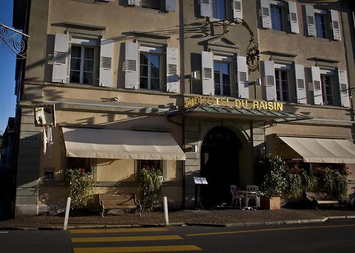 Du Raisin Otel Cully