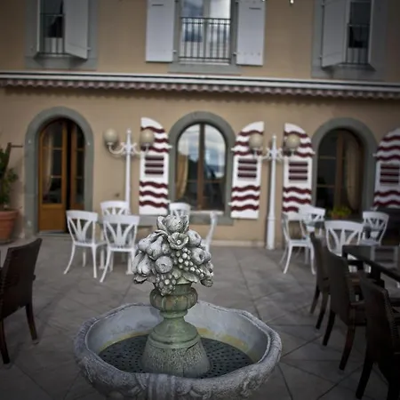 מלון Du Raisin 3*