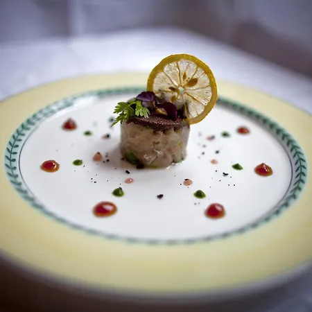 מלון Du Raisin 3*